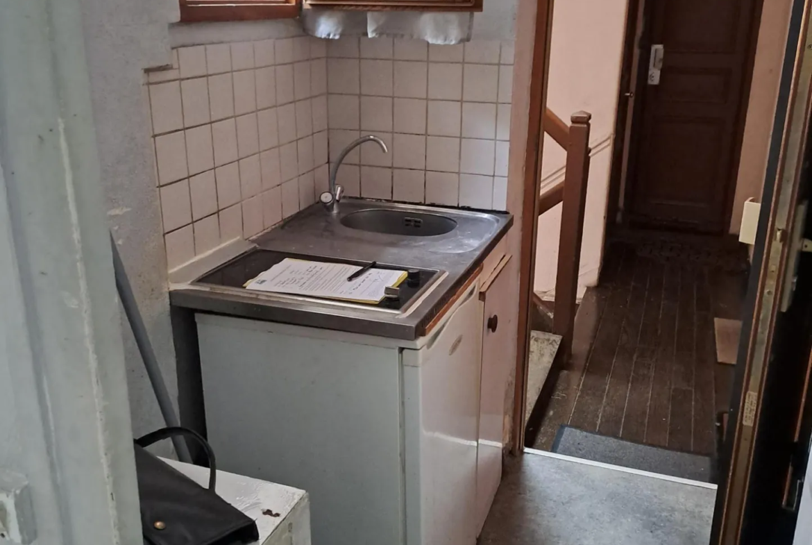 Appartement T2 à rénover à St Lambert, 25 m², Paris 