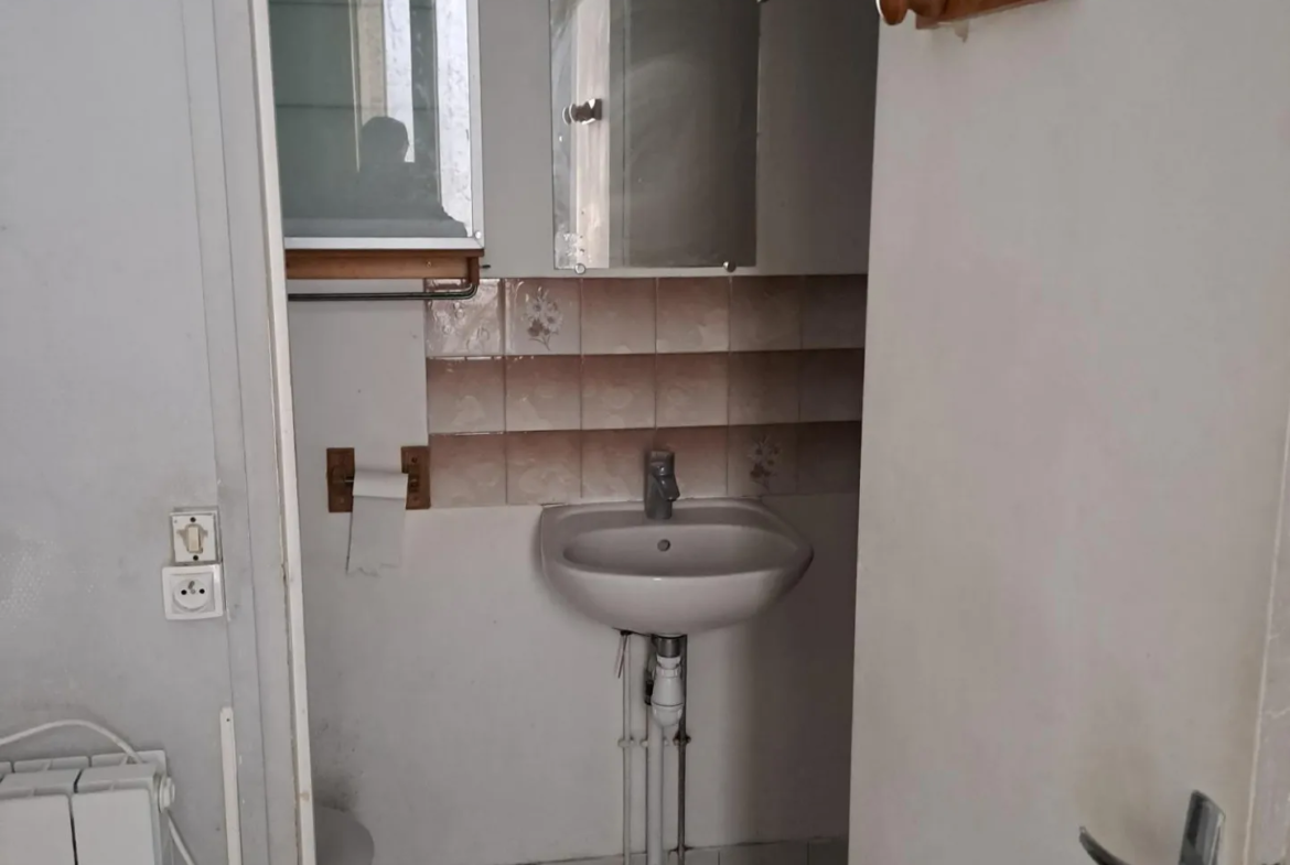 Appartement T2 à rénover à St Lambert, 25 m², Paris 