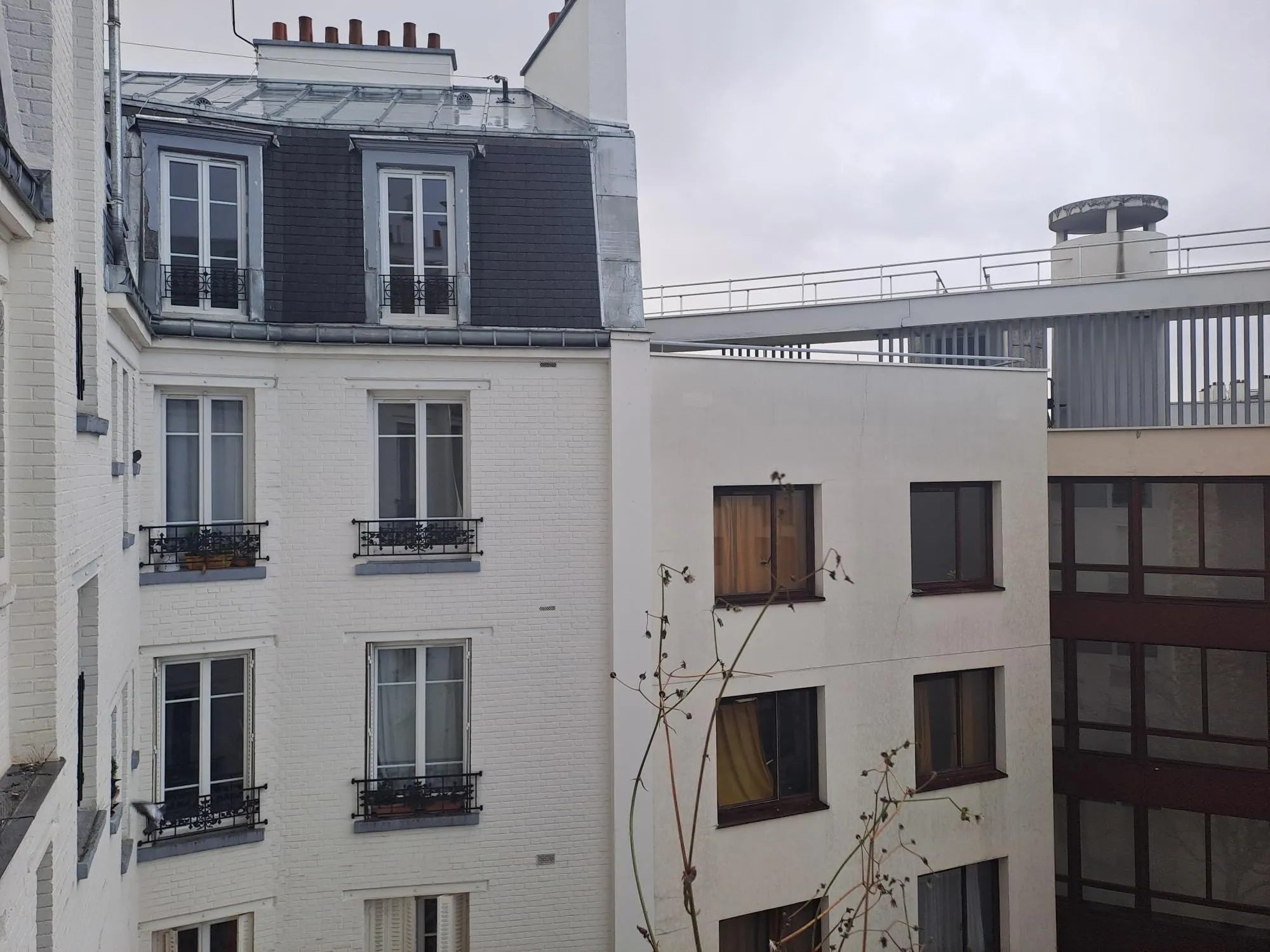 À vendre : Appartement 2 pièces Rue de l'amiral Roussin à Paris 