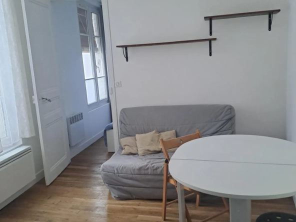 À vendre : Appartement 2 pièces Rue de l'amiral Roussin à Paris