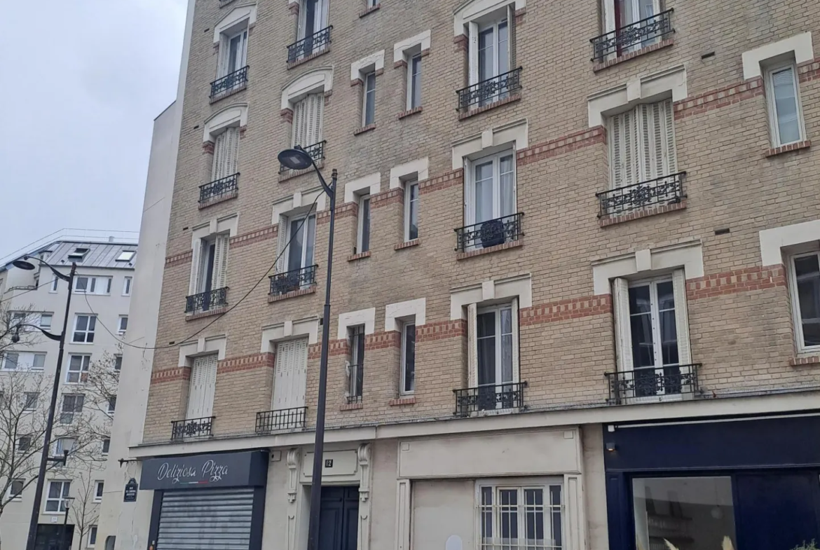 À vendre : Appartement 2 pièces Rue de l'amiral Roussin à Paris 