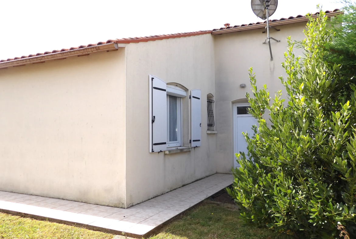 Pavillon T4 de plain-pied à Saint-Savinien avec jardin et garage 