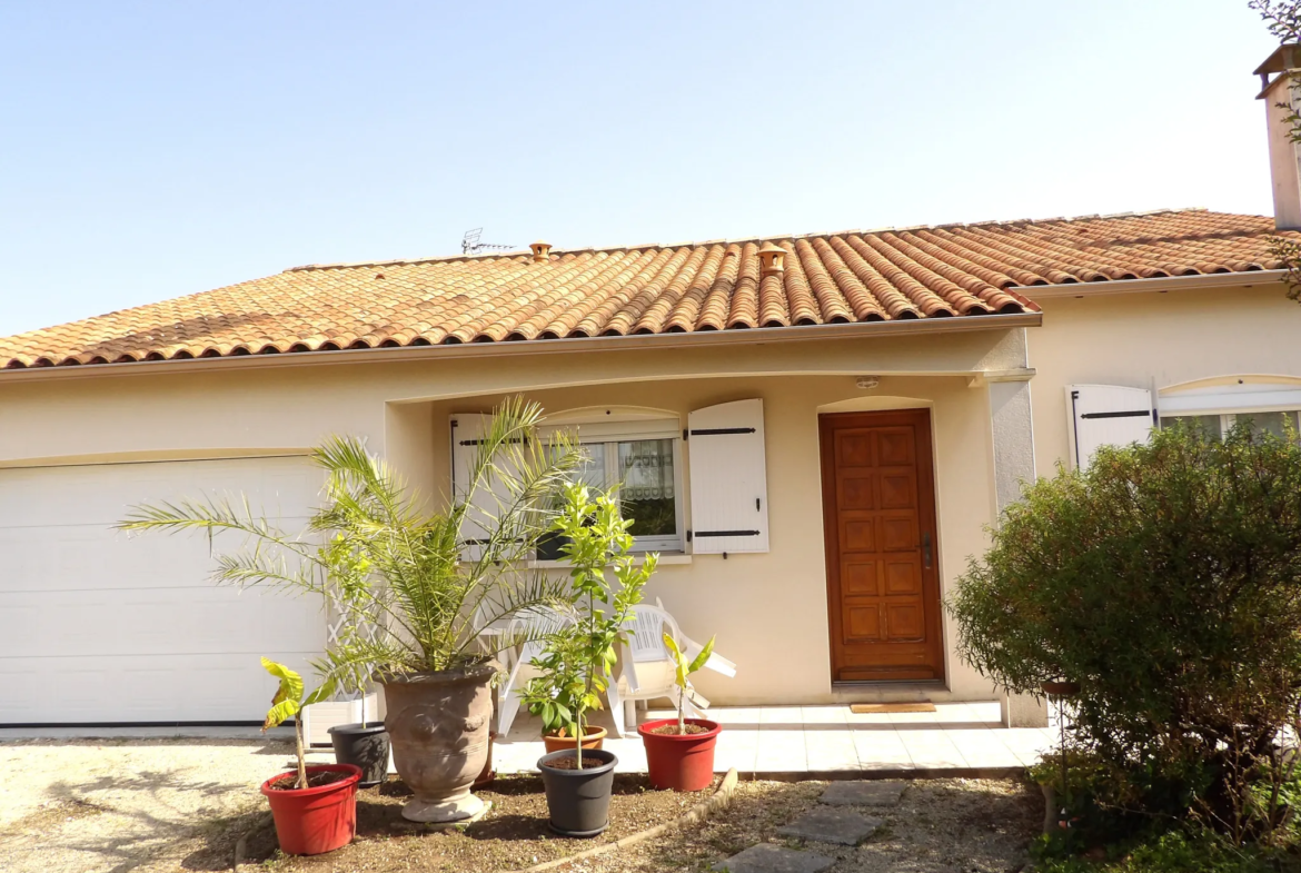 Pavillon T4 de plain-pied à Saint-Savinien avec jardin et garage 