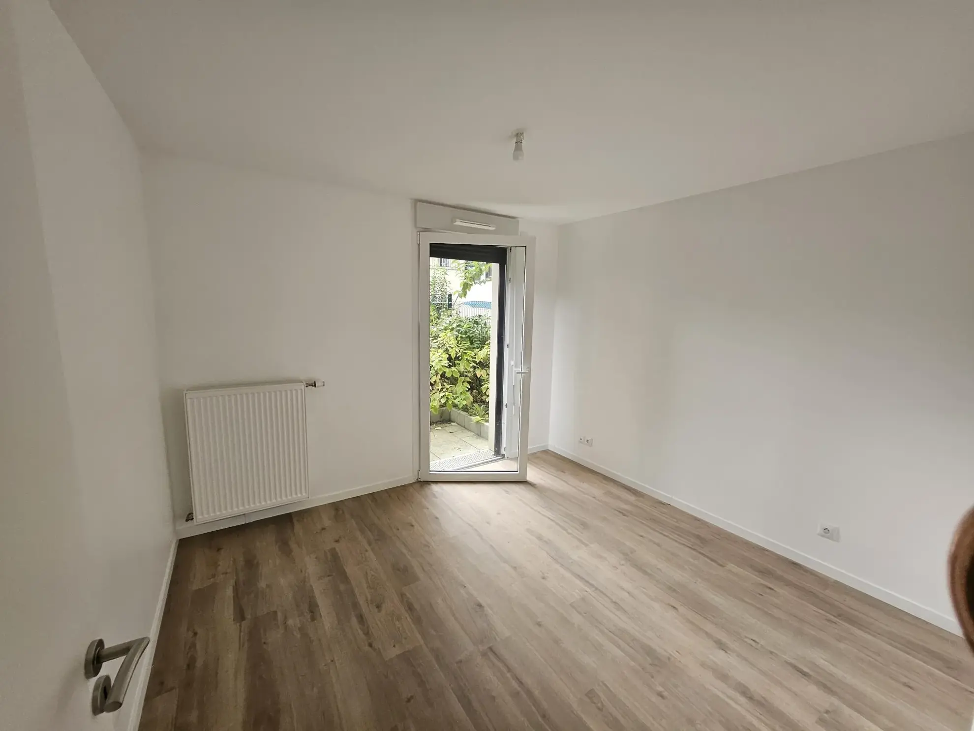 Appartement 3 pièces moderne à Bois d'Arcy avec terrasse et jardin 