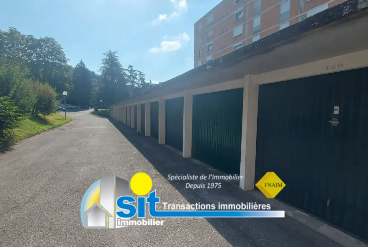 Appartement T4 au dernier étage avec balcon et garage à Vienne Nord (38200) 