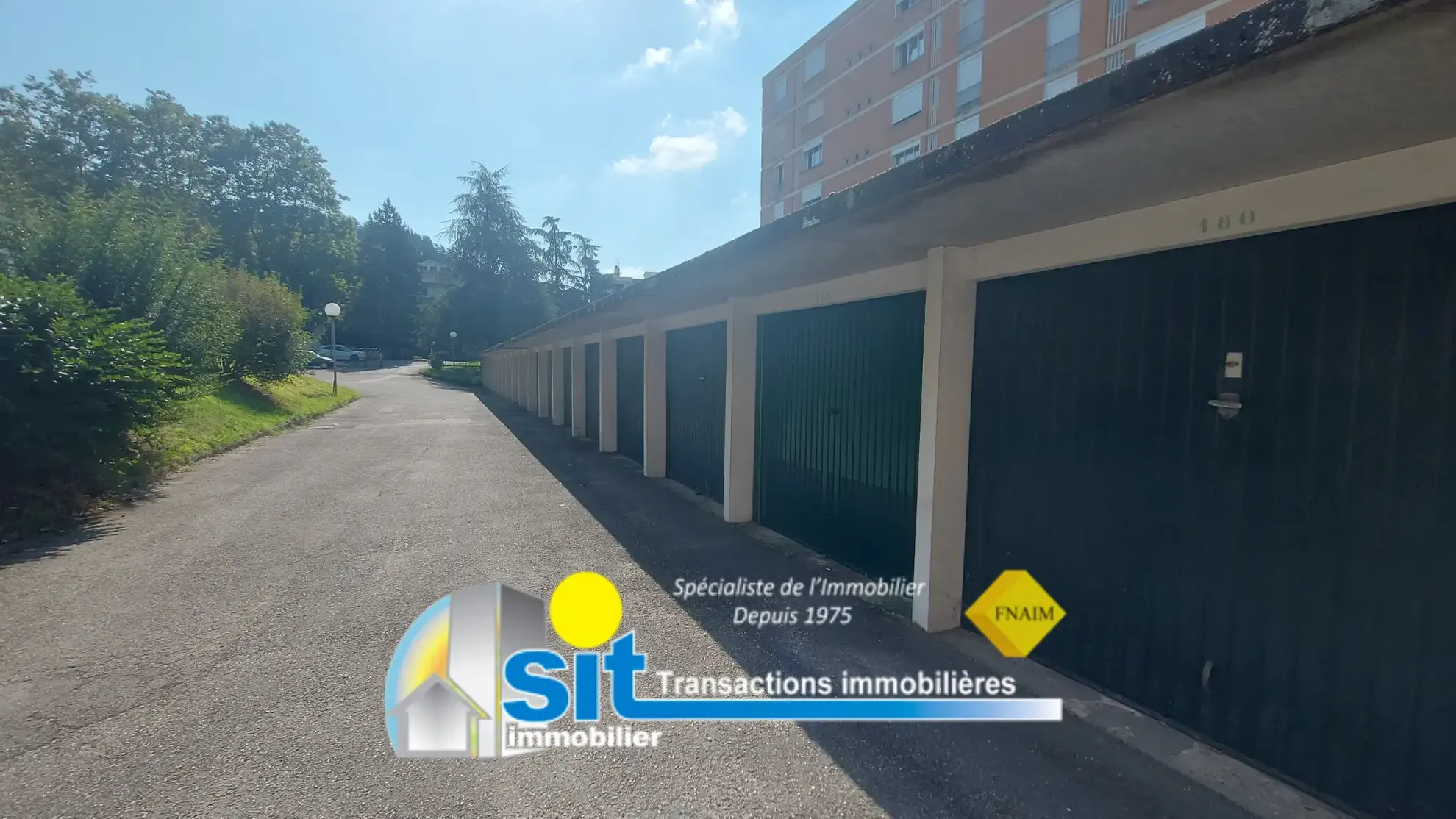 Appartement T4 au dernier étage avec balcon et garage à Vienne Nord (38200) 