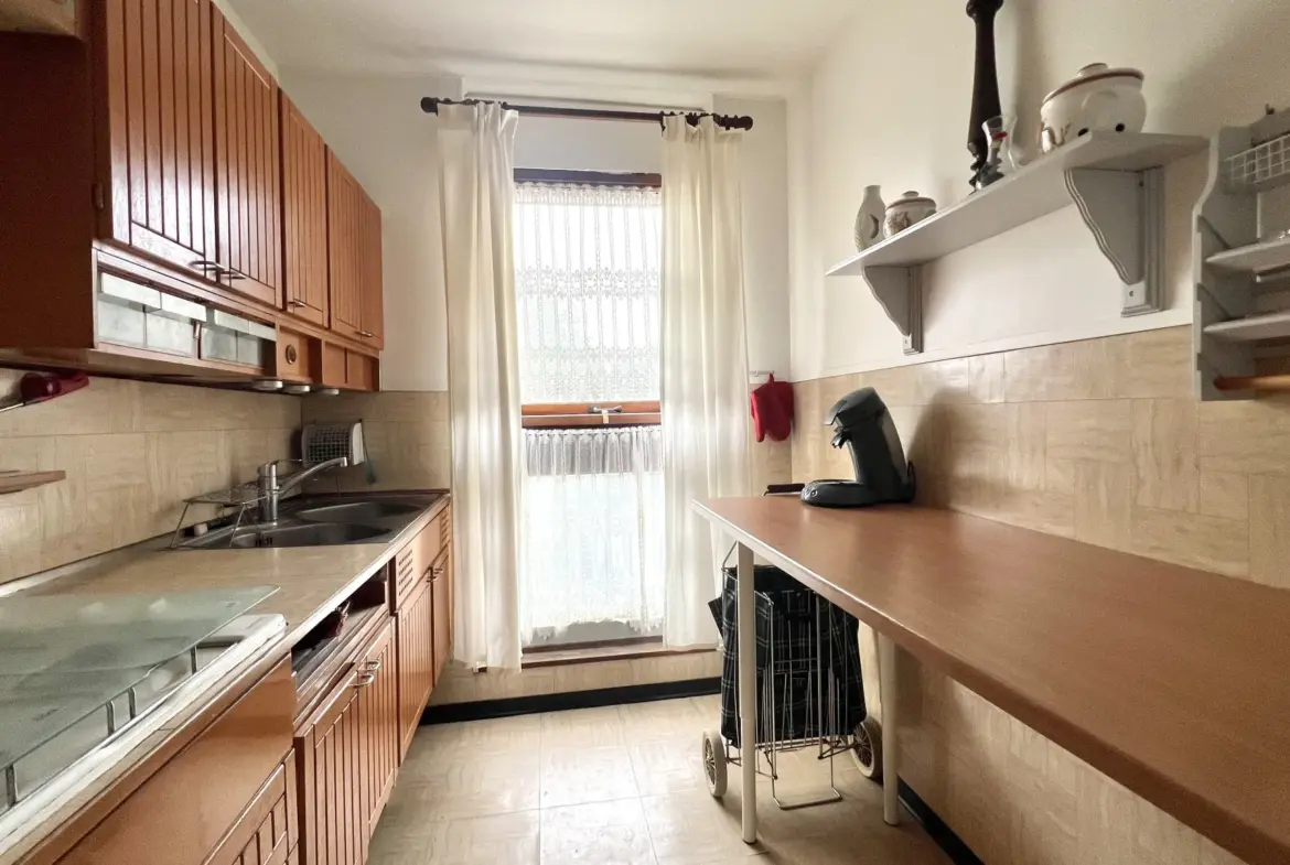 À vendre : Appartement lumineux de 2 pièces au dernier étage à Le Chesnay Rocquencourt 