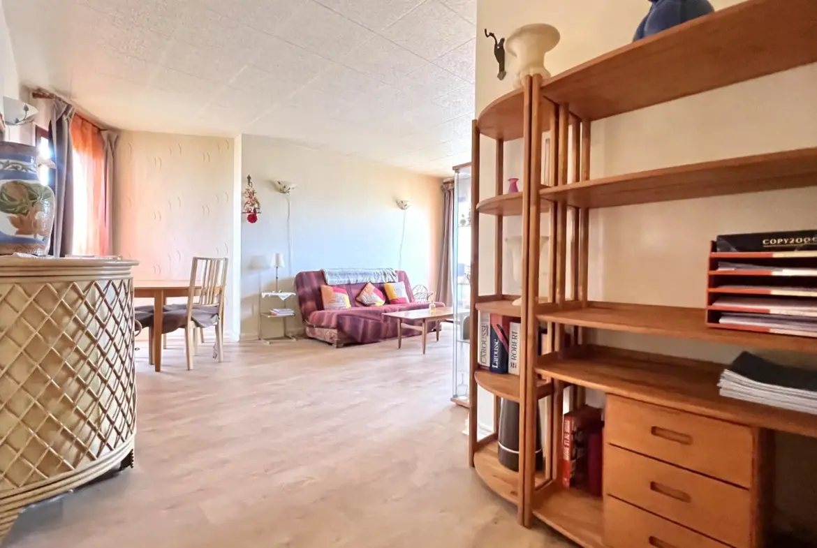 À vendre : Appartement lumineux de 2 pièces au dernier étage à Le Chesnay Rocquencourt 