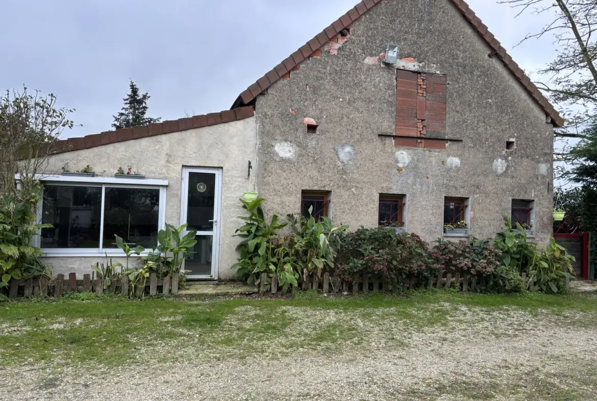 Maison à vendre à Rocles avec 1,65 hectares de terrain 