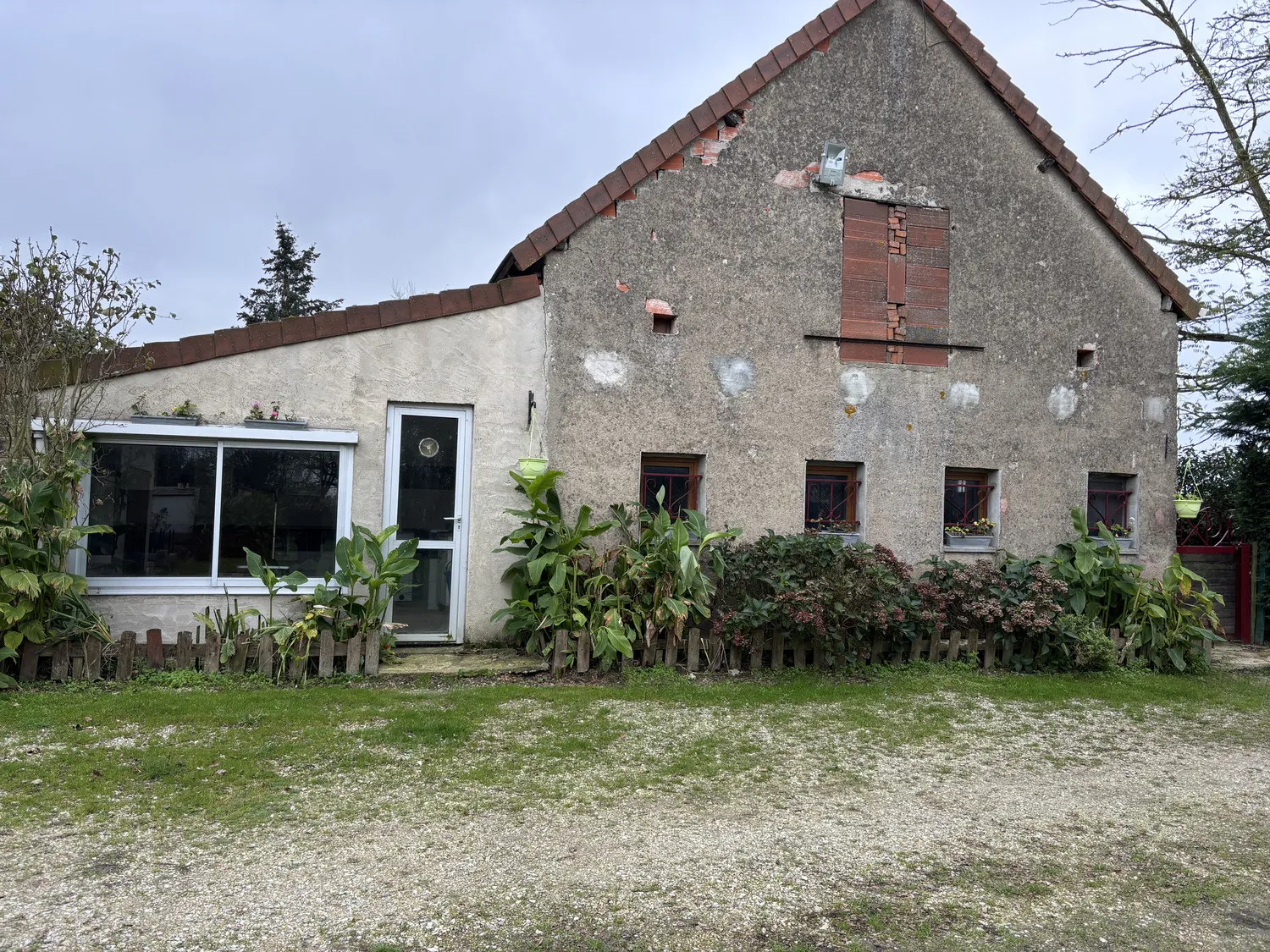 Maison à vendre à Rocles avec 1,65 hectares de terrain 