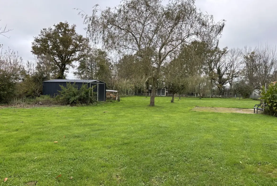 Maison à vendre à Rocles avec 1,65 hectares de terrain 