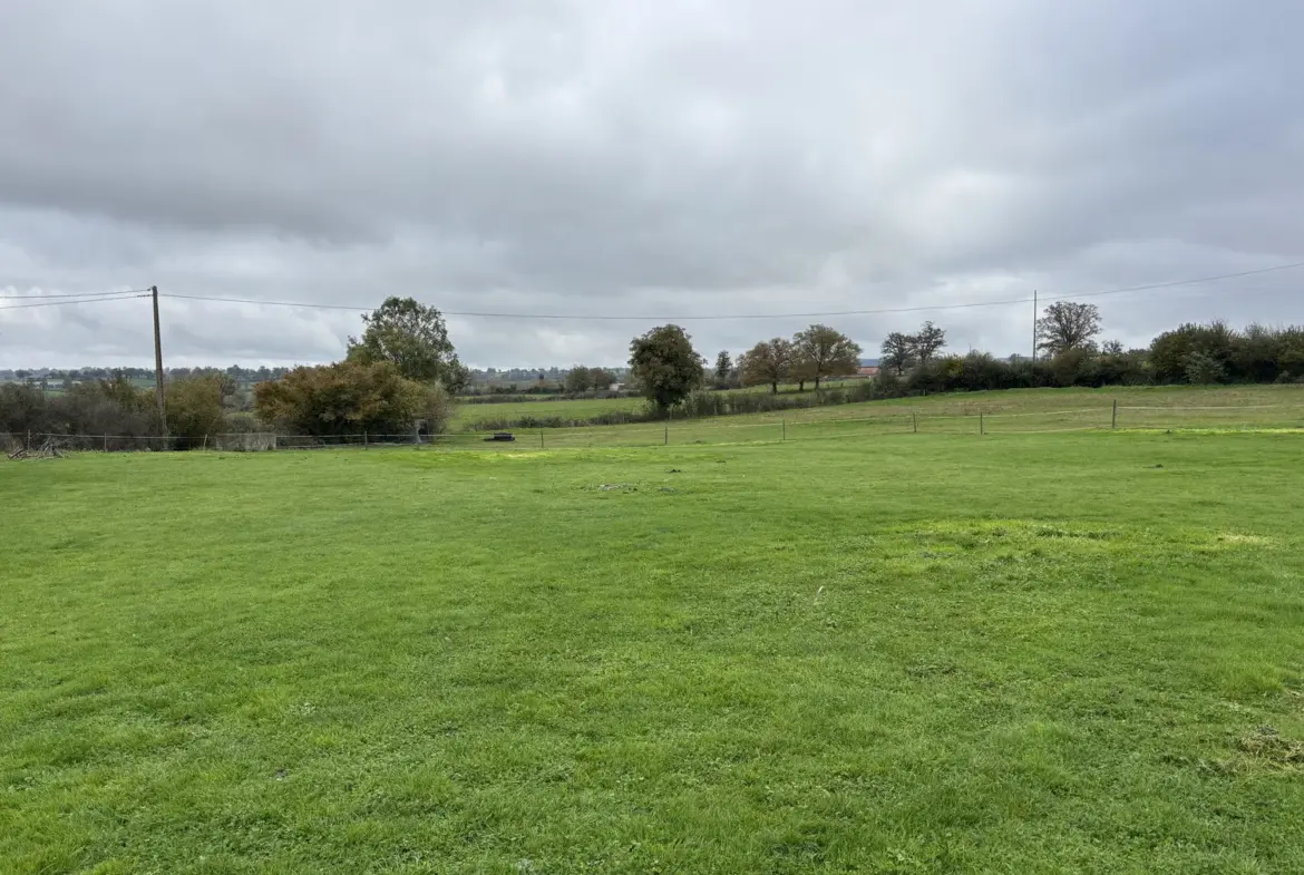 Maison à vendre à Rocles avec 1,65 hectares de terrain 