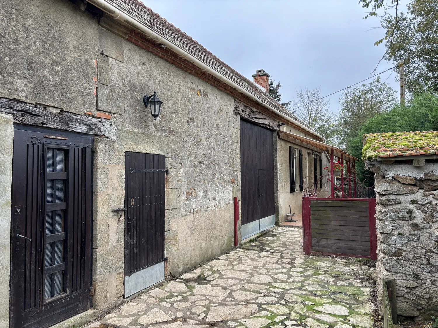 Maison à vendre à Rocles avec 1,65 hectares de terrain 