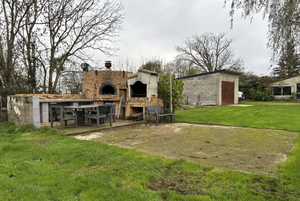 Maison à vendre à Rocles avec 1,65 hectares de terrain 