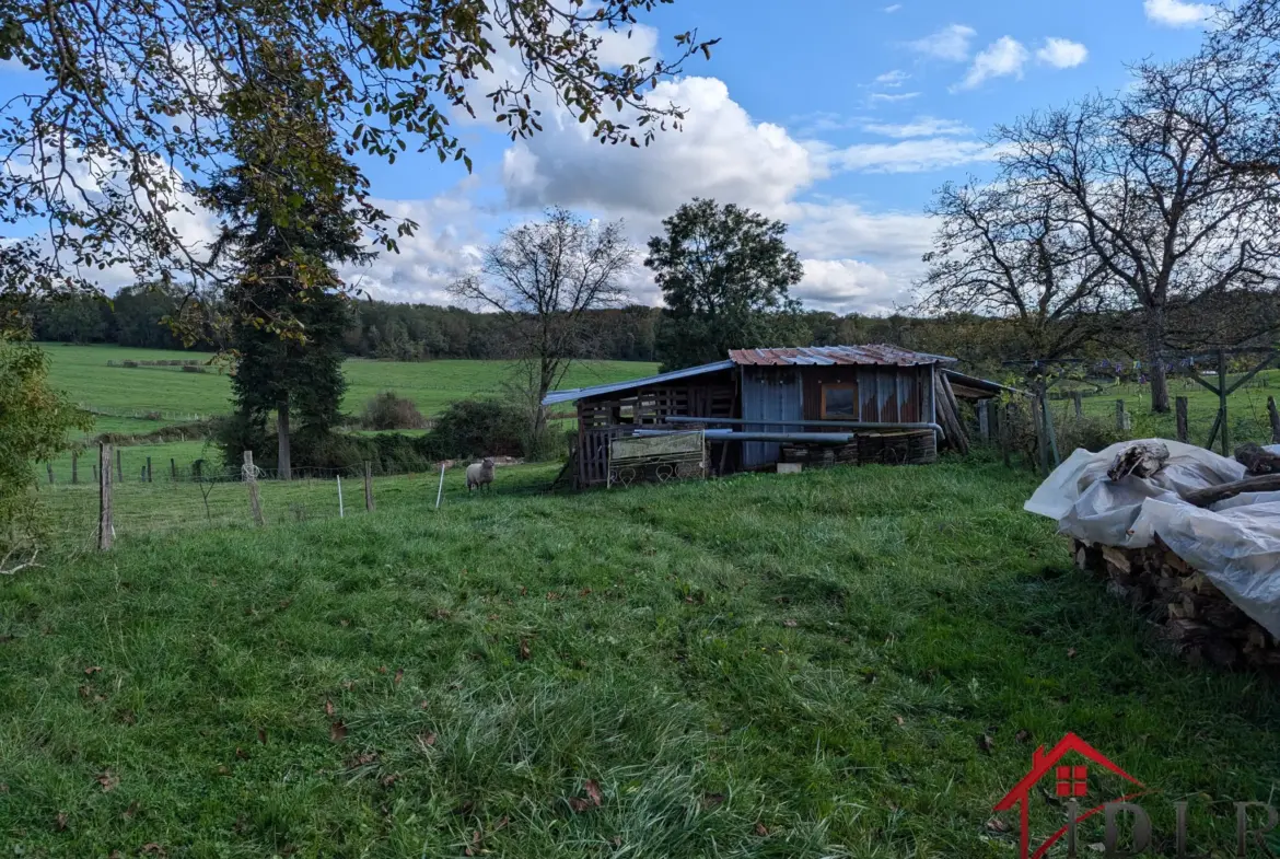 Ensemble immobilier à vendre à Saint Loup Nantouard 