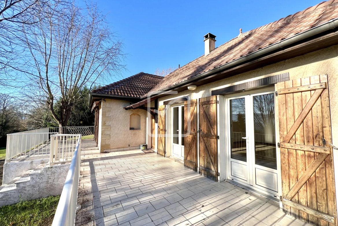 Maison de 195 m2 avec 4 chambres à Cublac 