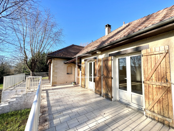 Maison de 195 m2 avec 4 chambres à Cublac