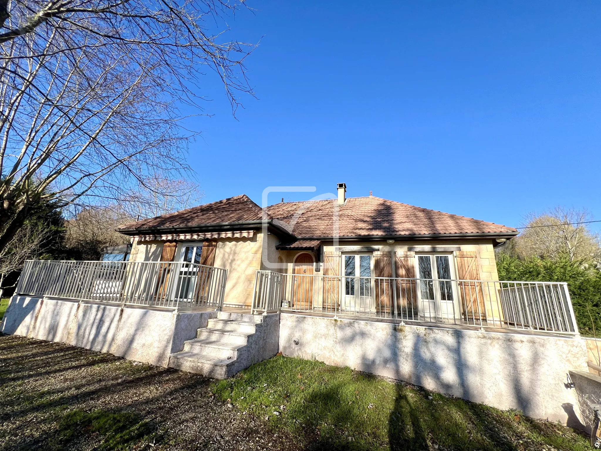 Maison de 195 m2 avec 4 chambres à Cublac 