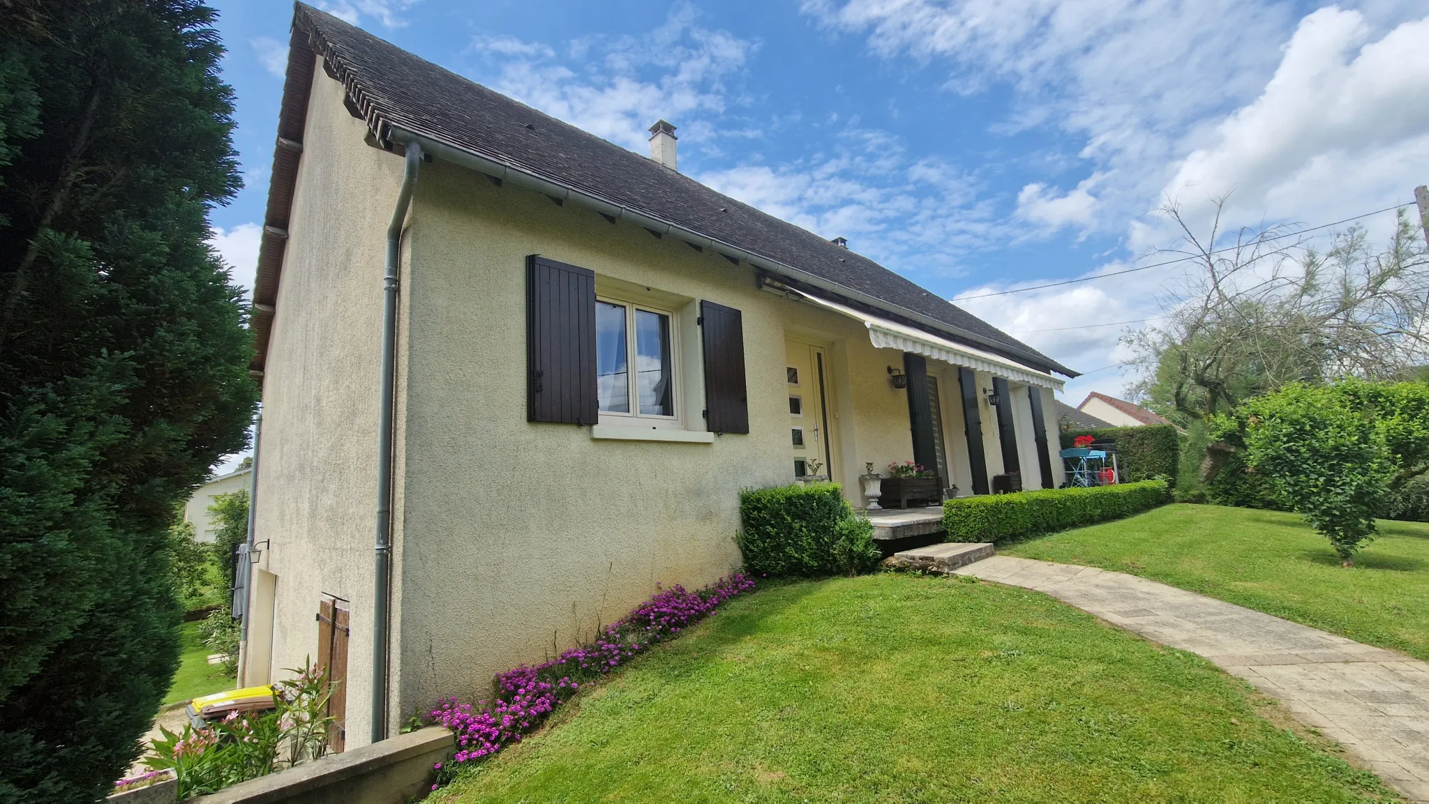 Maison avec parc arboré à Lubersac - 1139 m² de terrain 