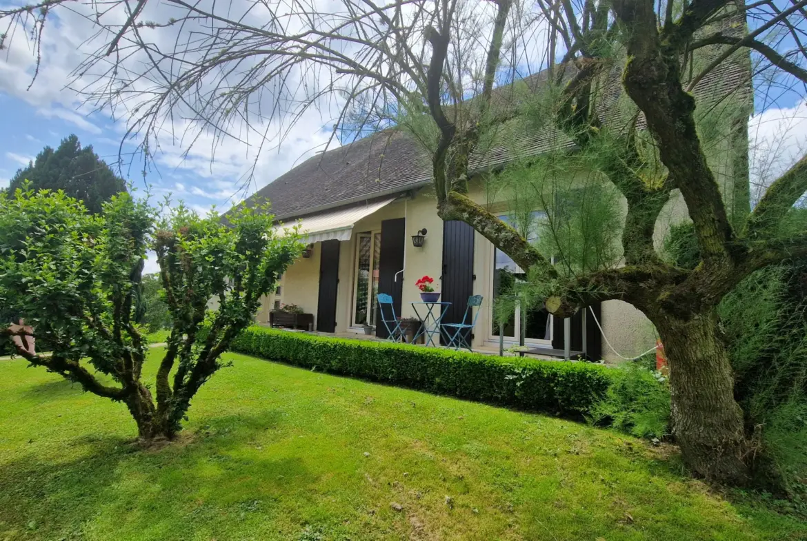 Maison avec parc arboré à Lubersac - 1139 m² de terrain 