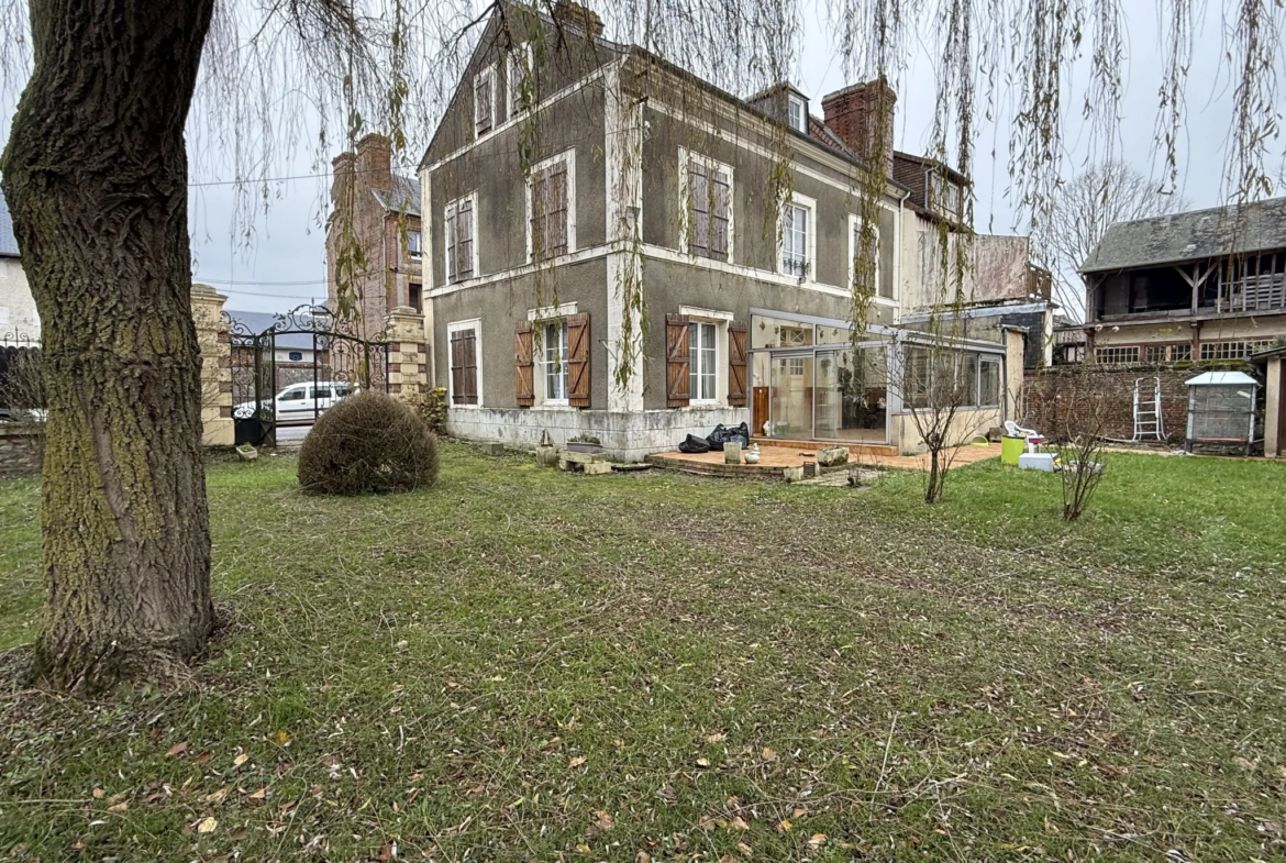 Maison familiale spacieuse à Livarot avec terrain arboré de 1200 m² 