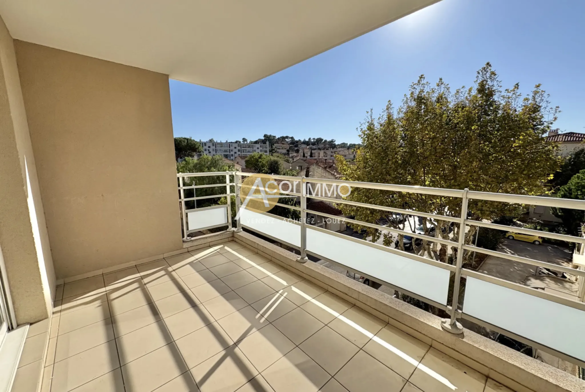 Appartement T2 avec balcon et garage à La Seyne-Sur-Mer 