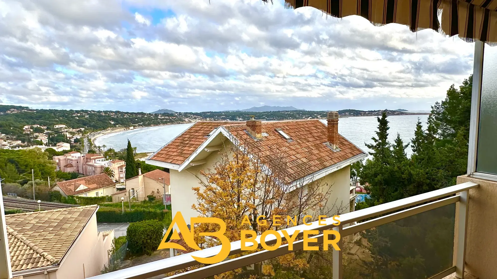 Studio Vue Mer à Bandol avec Terrasse et Parking 