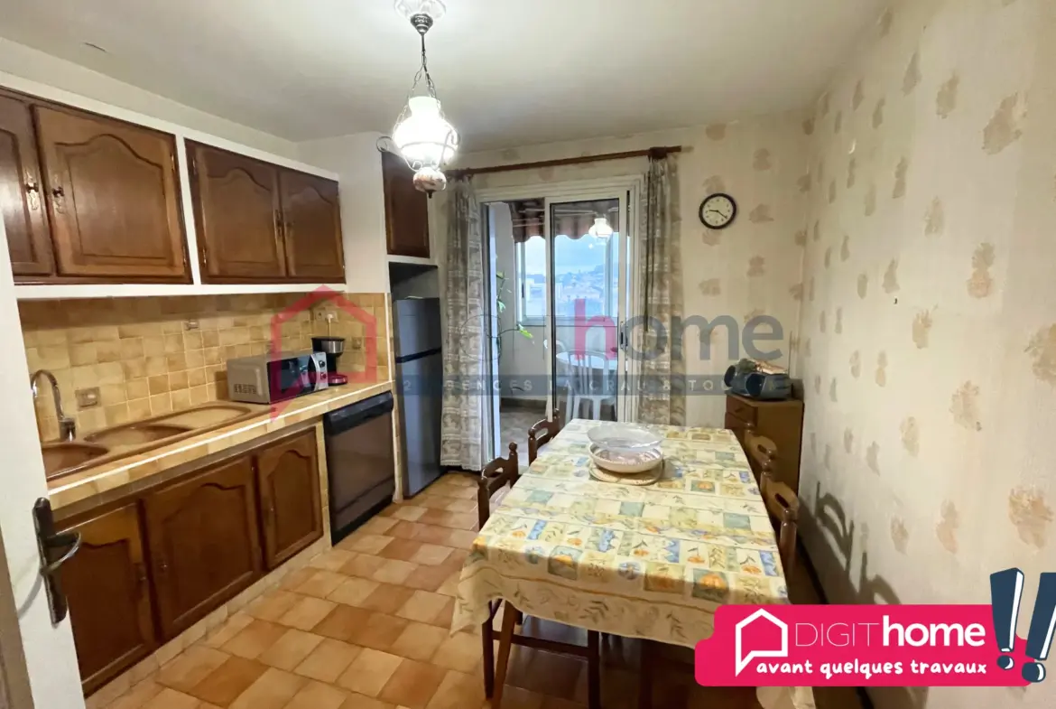 Appartement T4 à renover à La Seyne-sur-Mer avec balcon et garage 