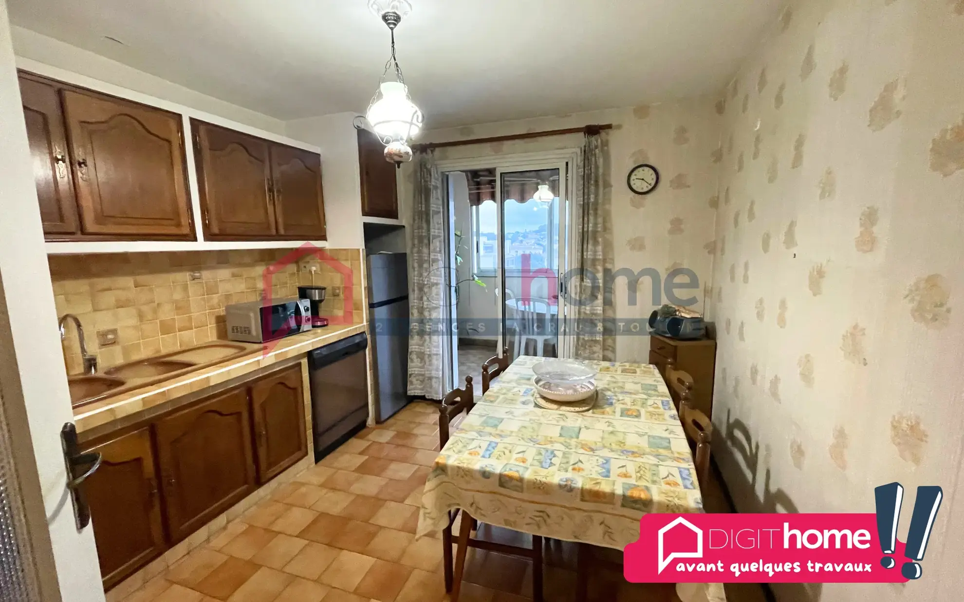 Appartement T4 à renover à La Seyne-sur-Mer avec balcon et garage 