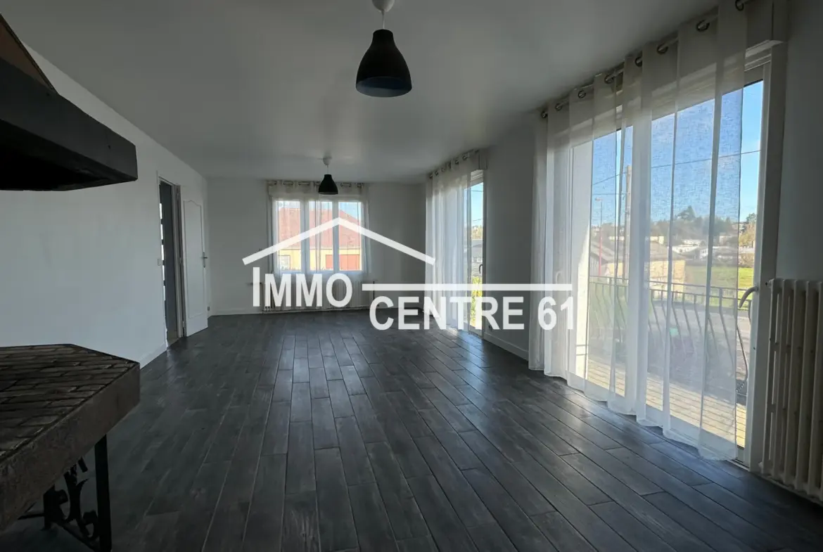 Maison de 135 m² avec véranda et double garage à La Ferté Macé 