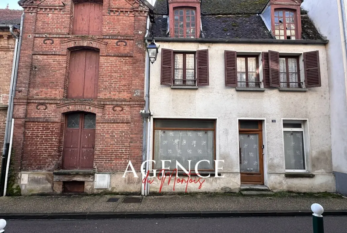 Maison de ville à rénover à Donnemarie-Dontilly 