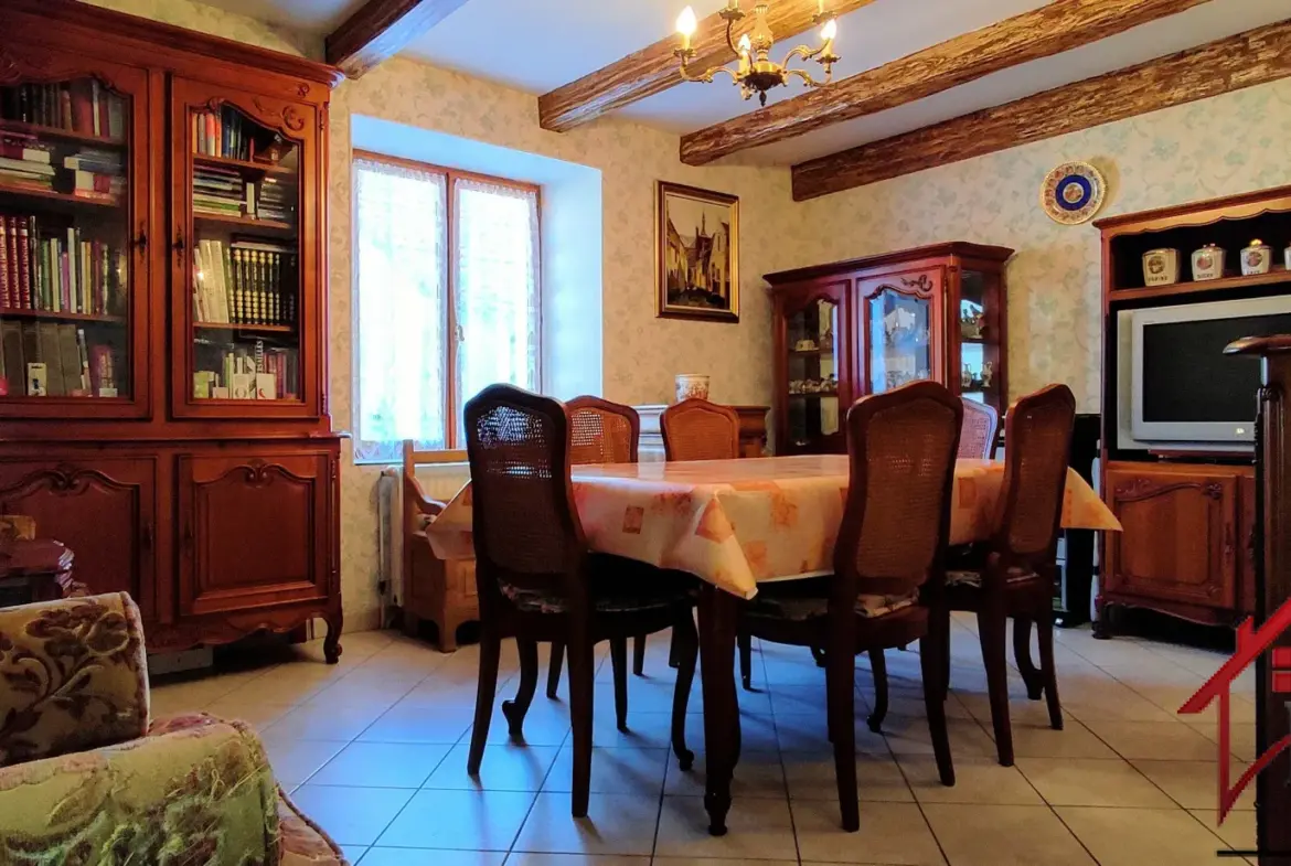 Jolie maison en pierres à Prez sous lafauche avec jardin et garage 