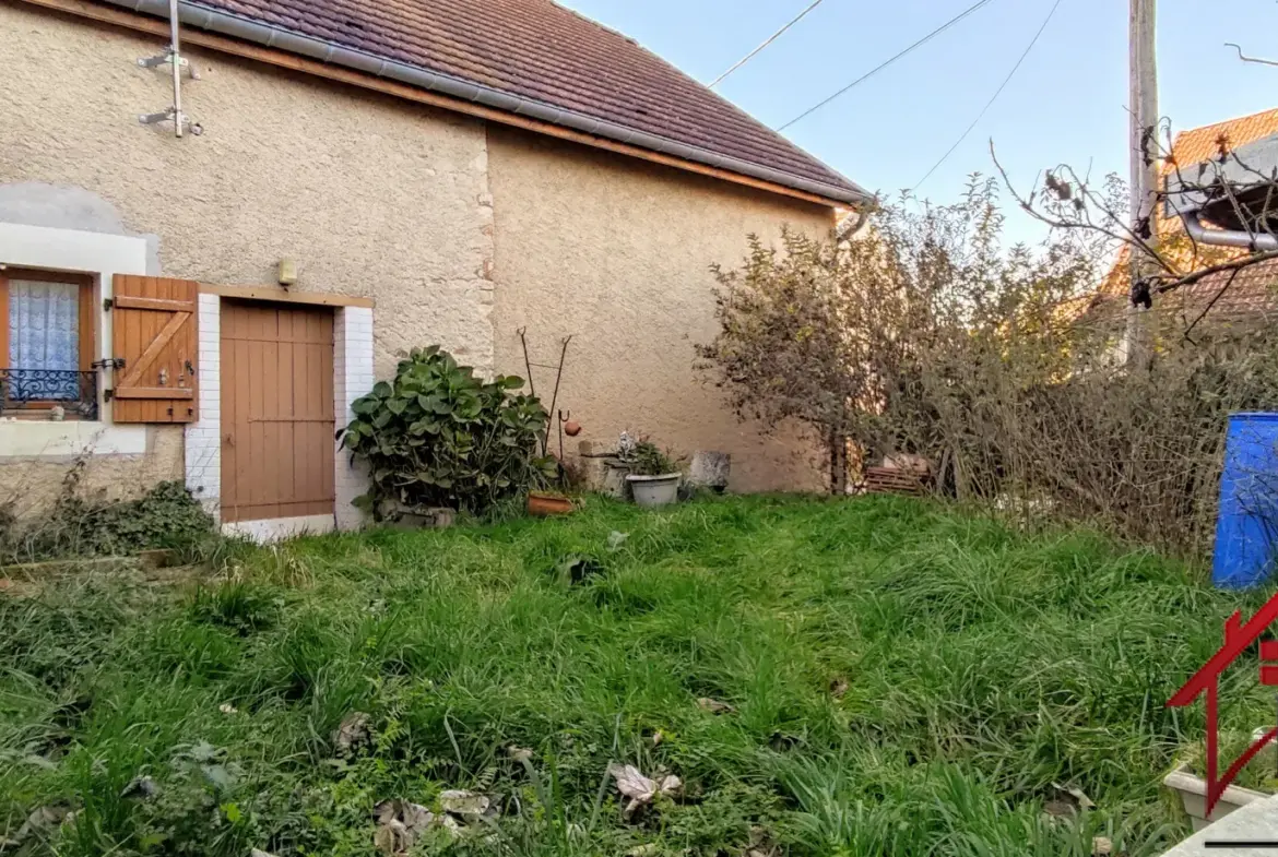 Jolie maison en pierres à Prez sous lafauche avec jardin et garage 