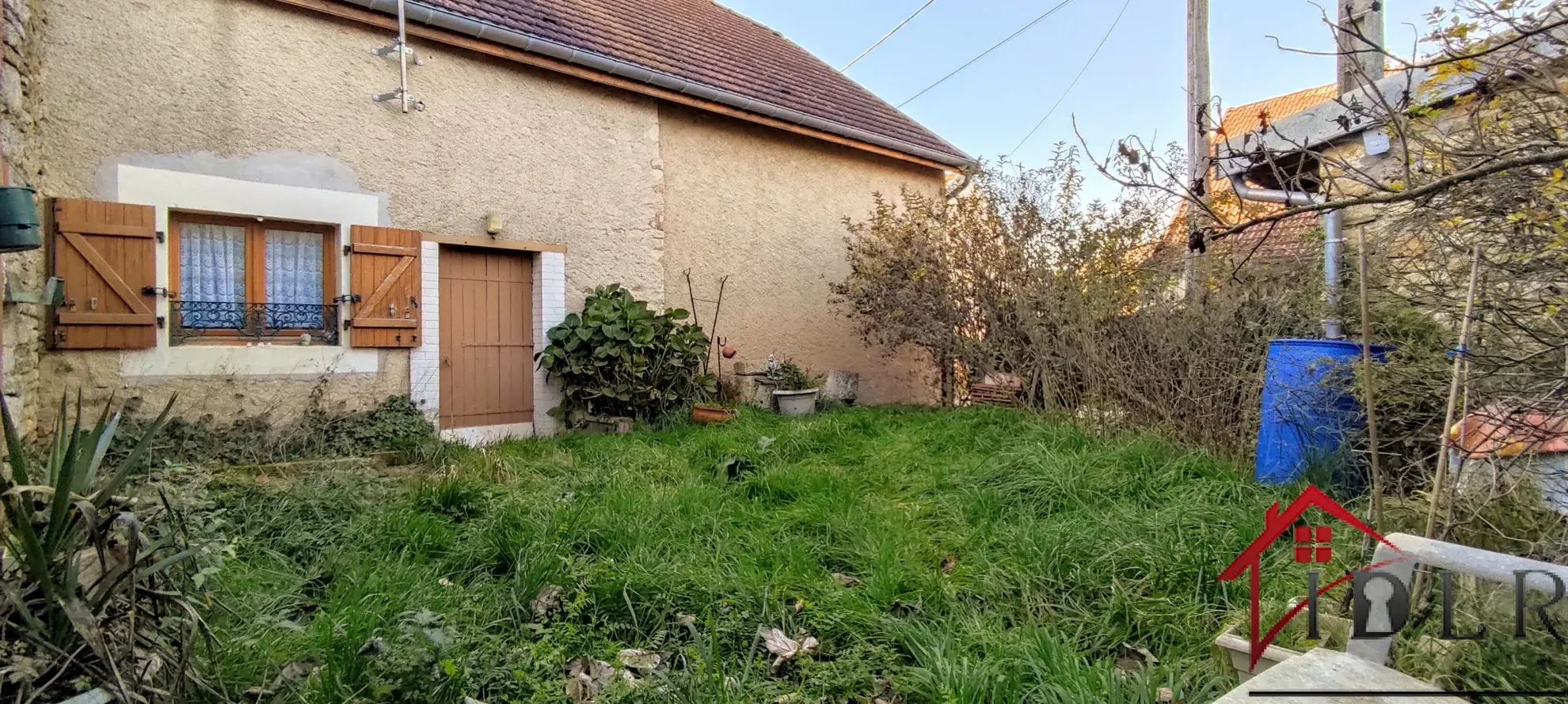 Jolie maison en pierres à Prez sous lafauche avec jardin et garage 