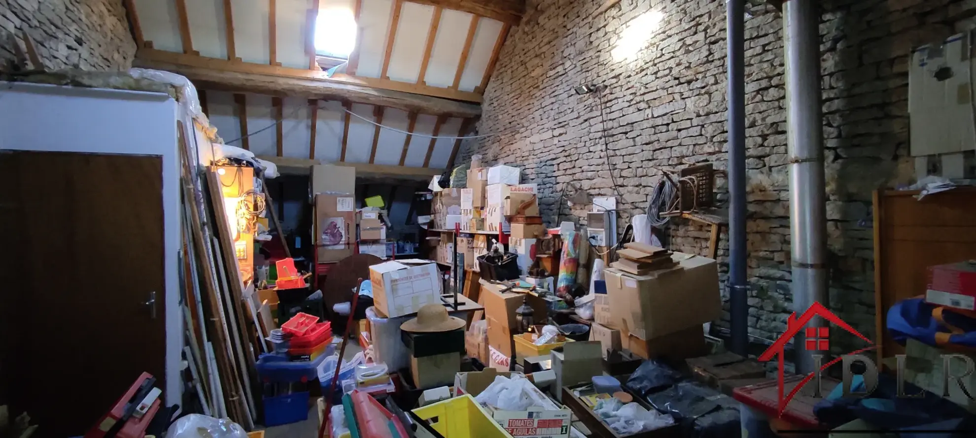 Jolie maison en pierres à Prez sous lafauche avec jardin et garage 