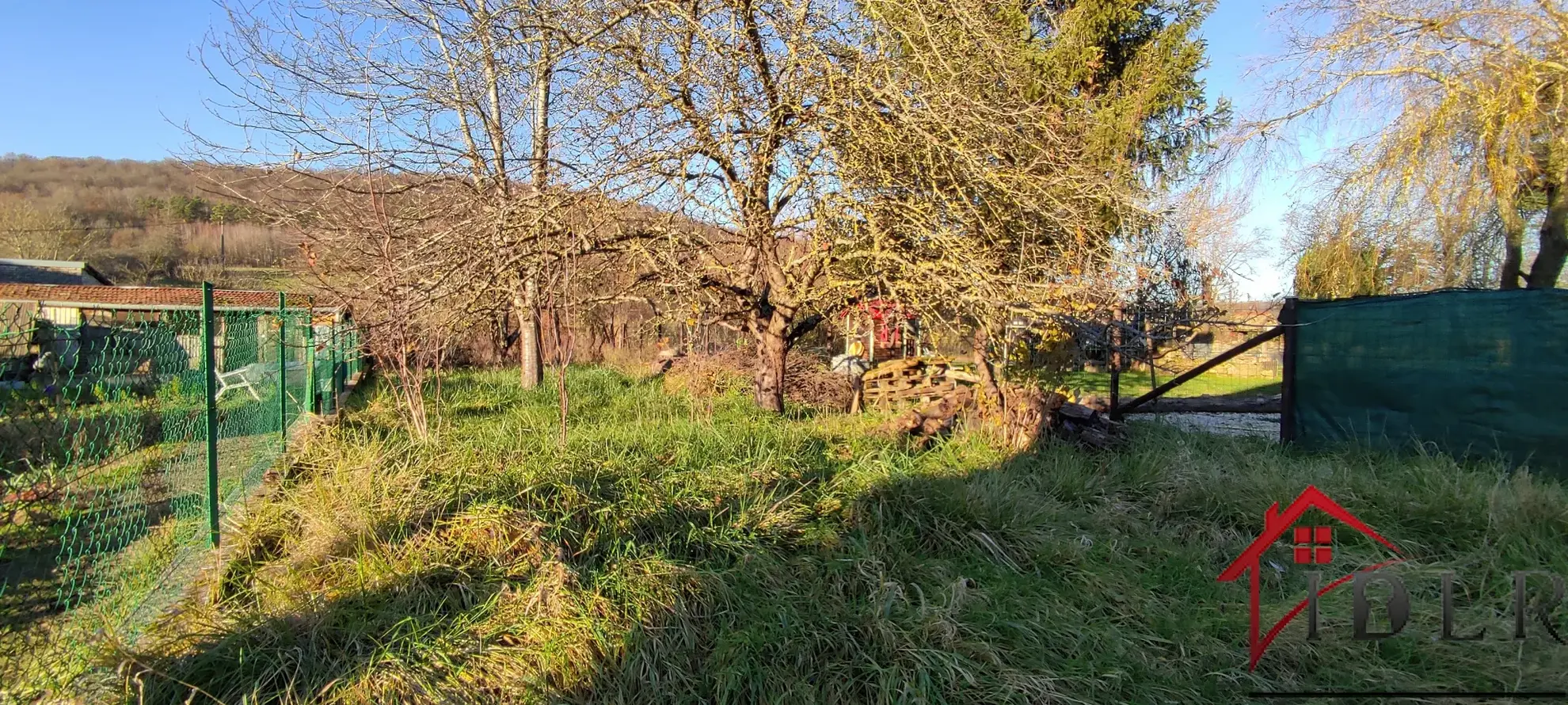 Jolie maison en pierres à Prez sous lafauche avec jardin et garage 