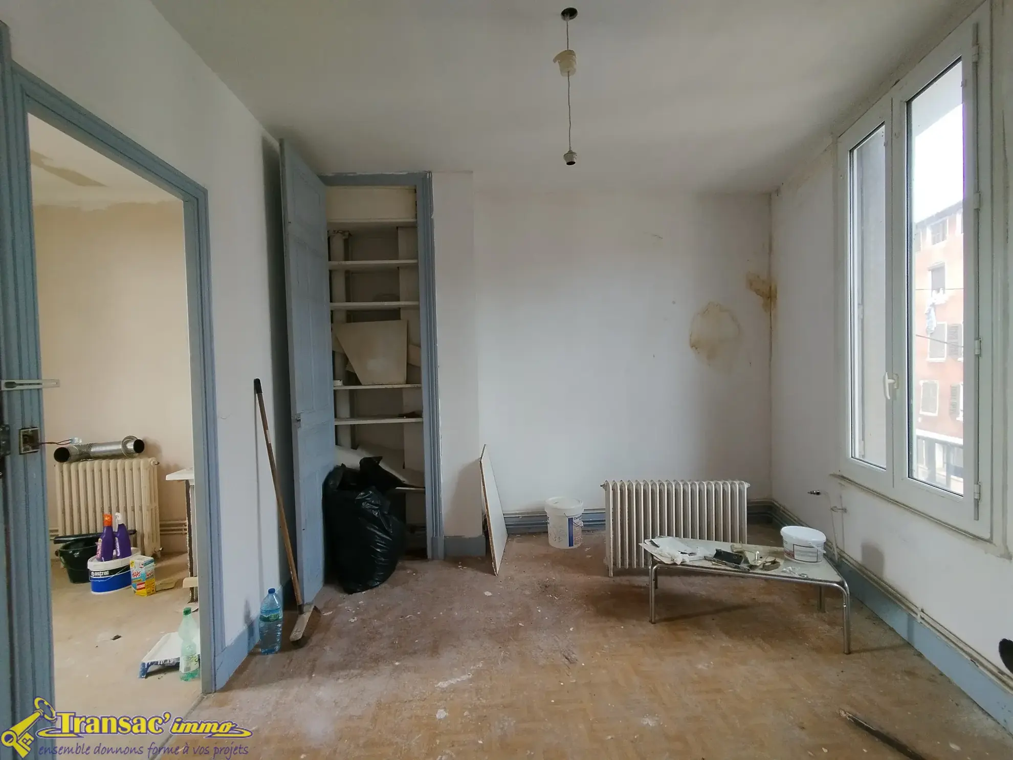 À vendre : Immeuble à Thiers avec 5 appartements et garage 