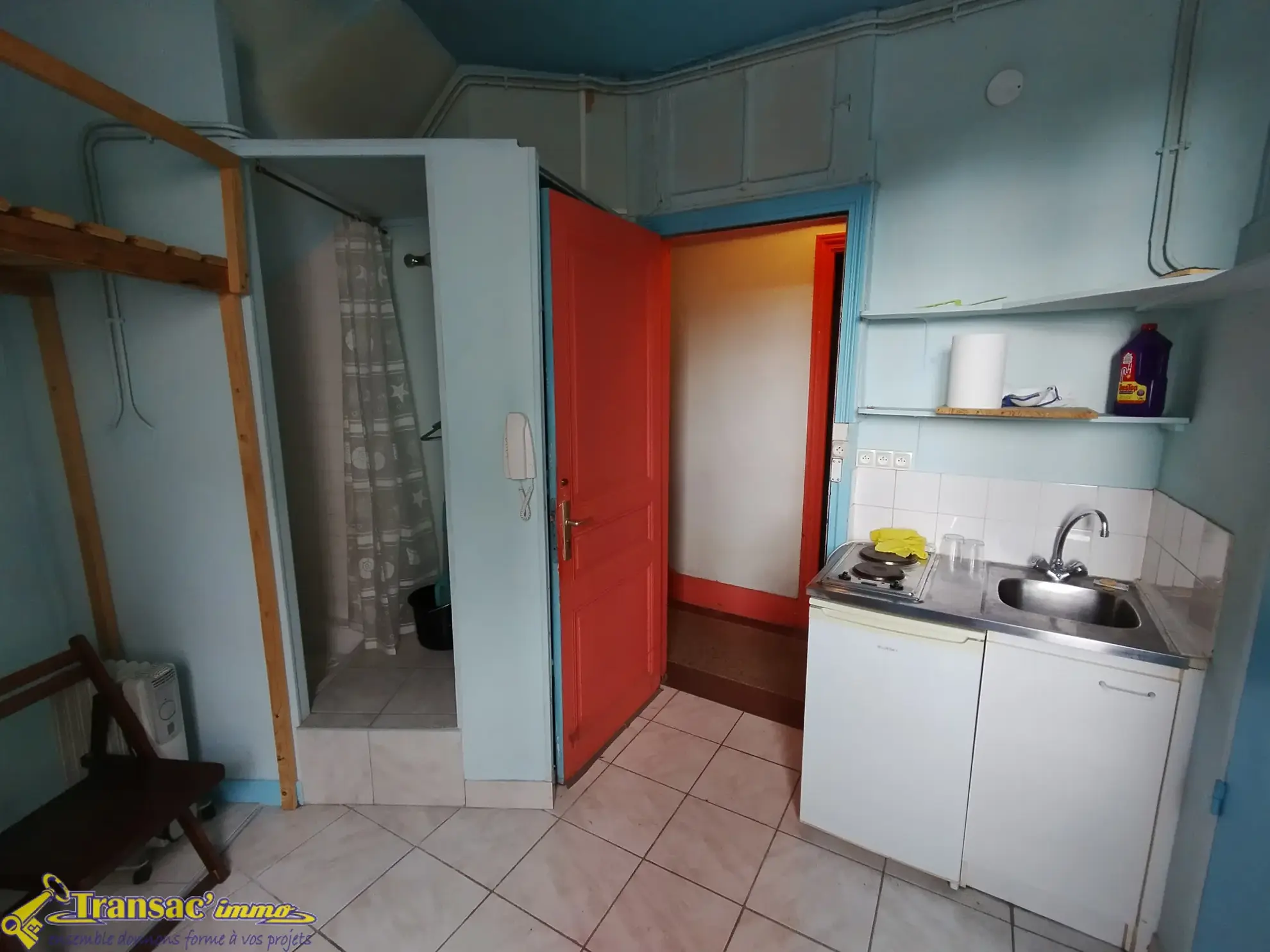 À vendre : Immeuble à Thiers avec 5 appartements et garage 