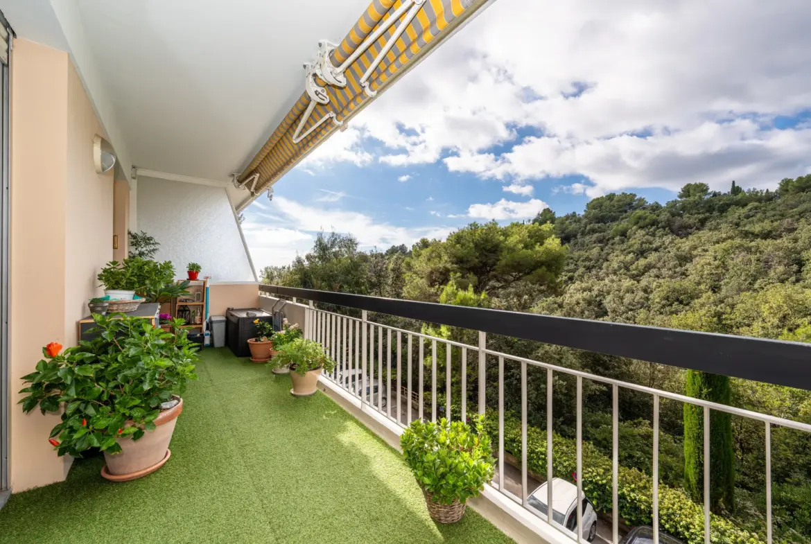 Appartement avec terrasse et parking à Vence - Sous compromis 