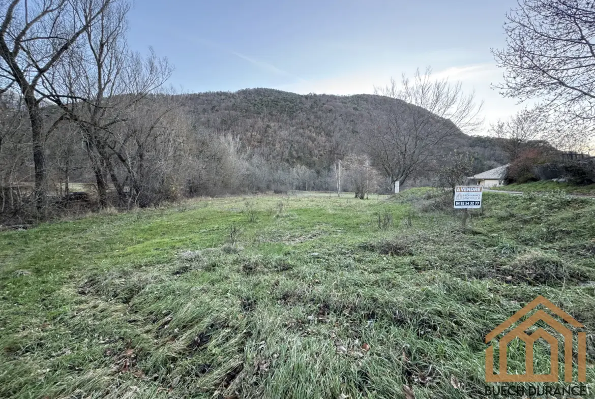 Terrain constructible de 1710 m² à vendre à Le Saix (Hautes-Alpes) 