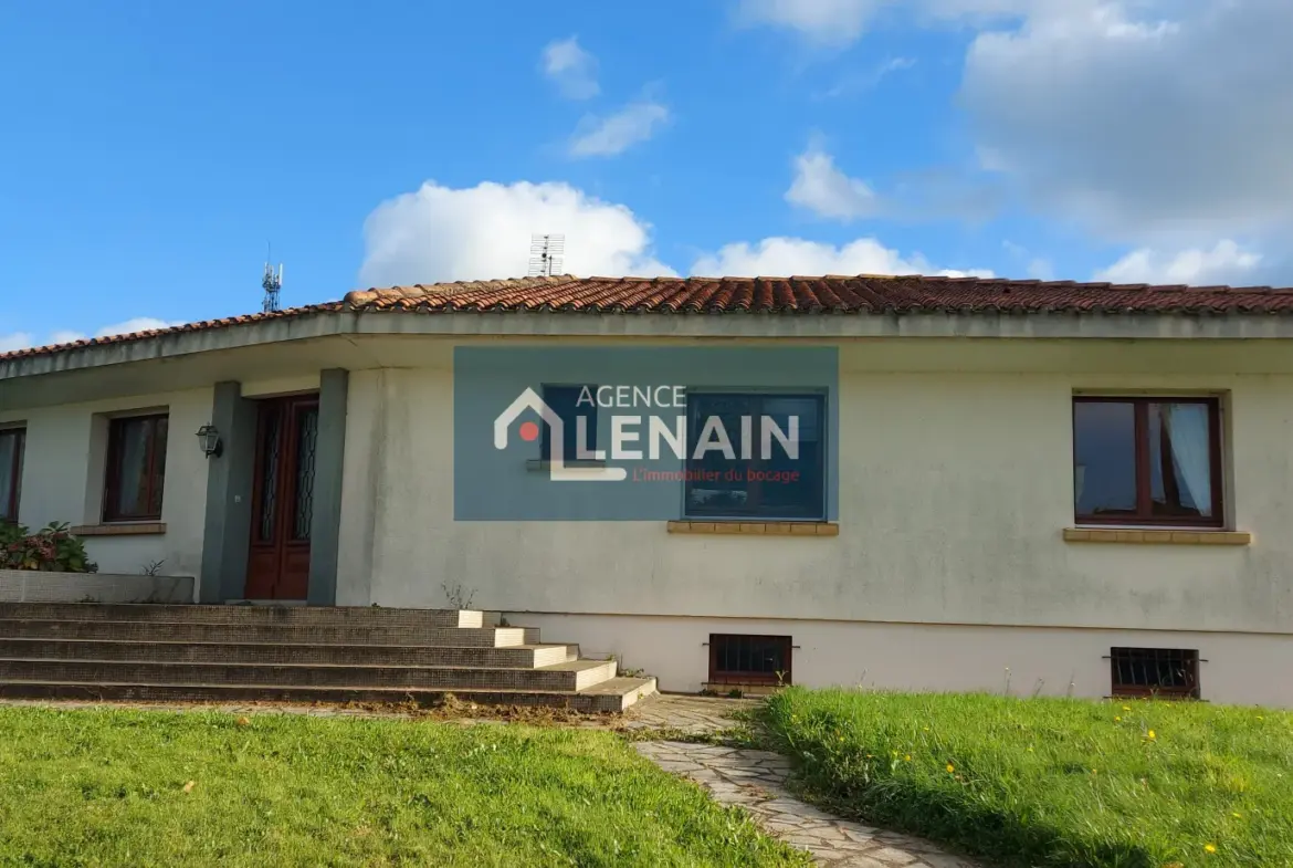 Maison spacieuse de 159 m² à Les Herbiers avec garage 