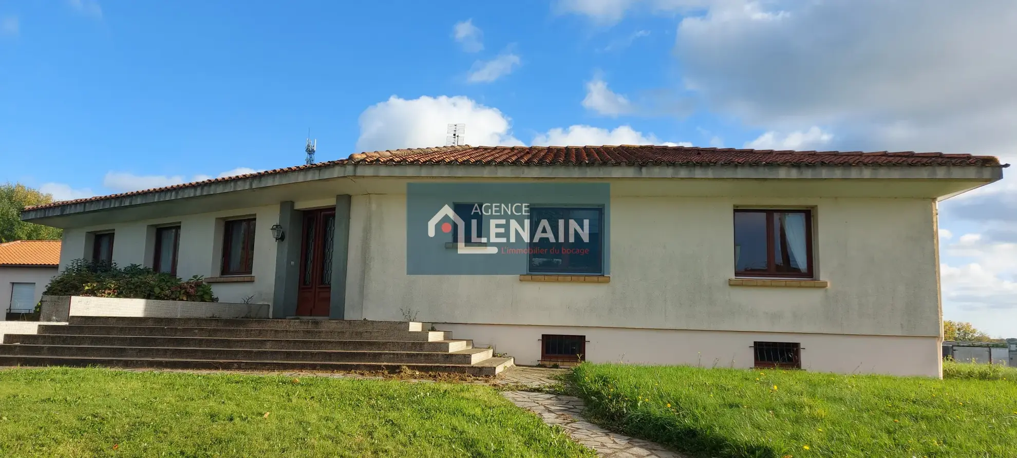 Maison spacieuse de 159 m² à Les Herbiers avec garage 