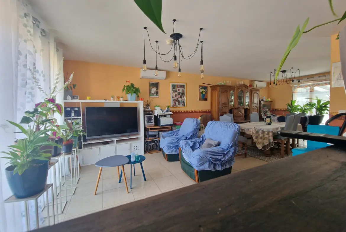 À vendre : Maison plain-pied de 110 m² avec jardin à St Aubin des Châteaux 