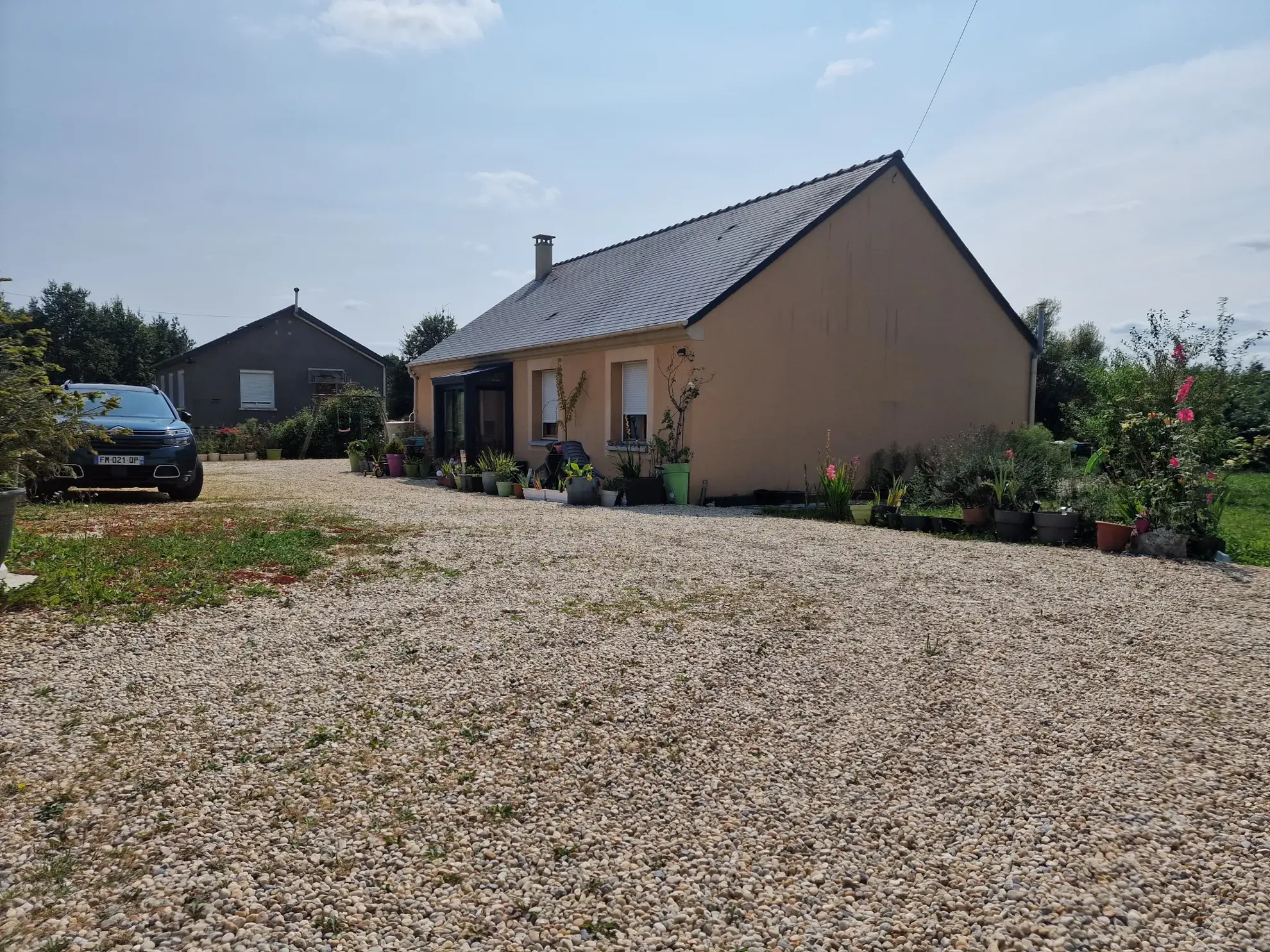 À vendre : Maison plain-pied de 110 m² avec jardin à St Aubin des Châteaux 