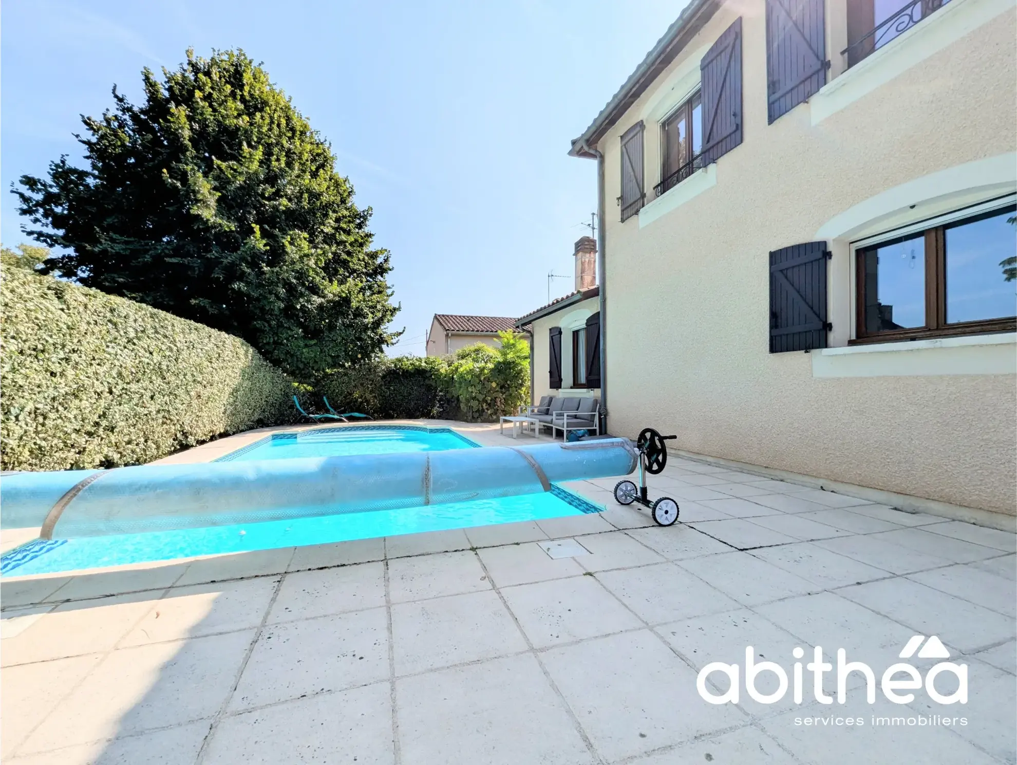 Villa de 96 m² avec jardin et piscine à Libourne 