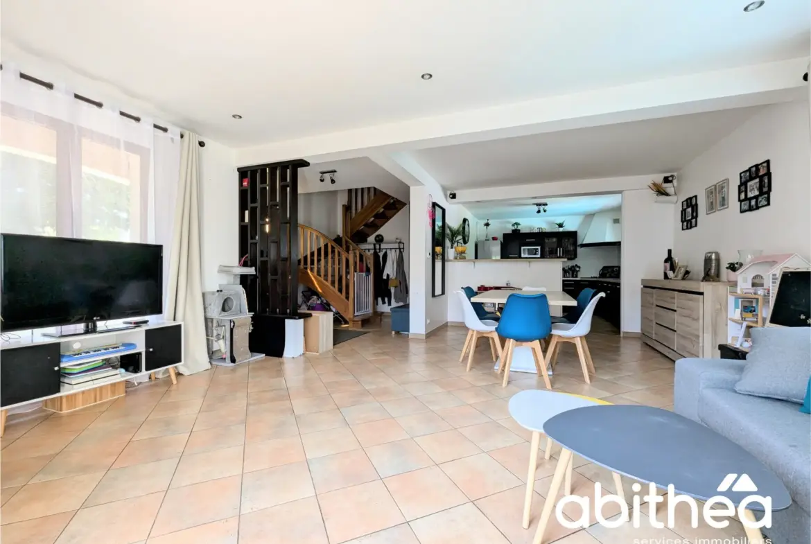 Villa de 96 m² avec jardin et piscine à Libourne 