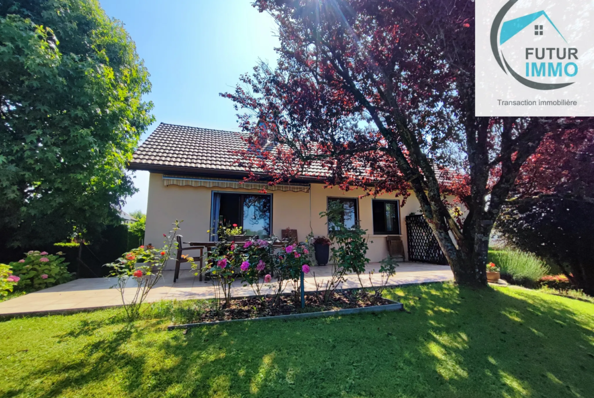 Maison traditionnelle F6 à Bavans avec terrain piscinable 