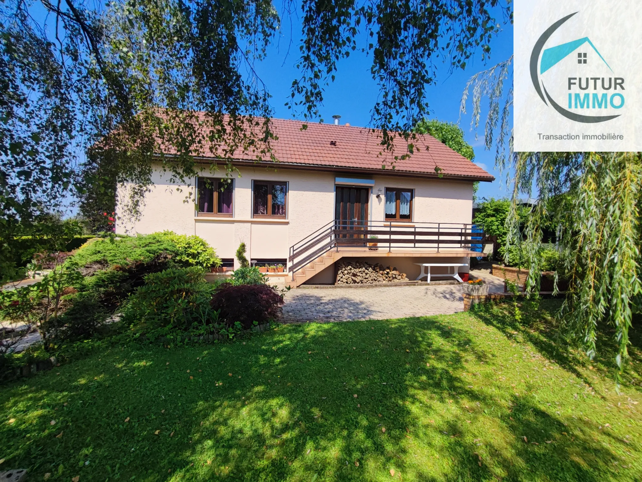 Maison traditionnelle F6 à Bavans avec terrain piscinable 