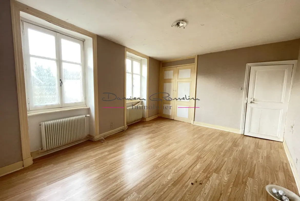 Maison à rénover à Bourg de Thizy - 88,000 EUR 