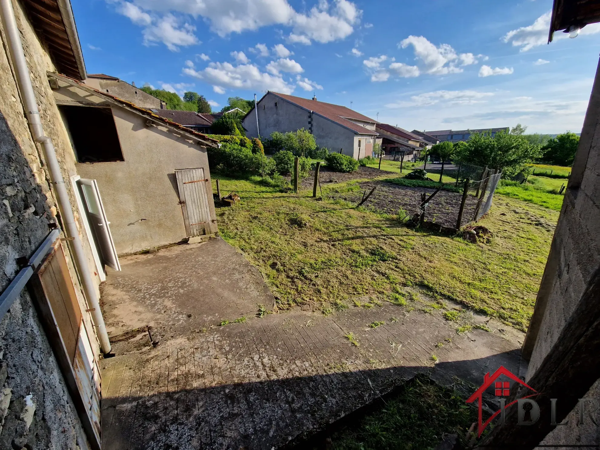 Maison de caractère à vendre à Tollaincourt avec grand potentiel 